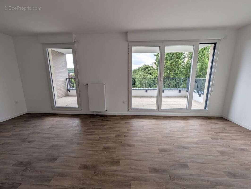 Appartement à LES CLAYES-SOUS-BOIS