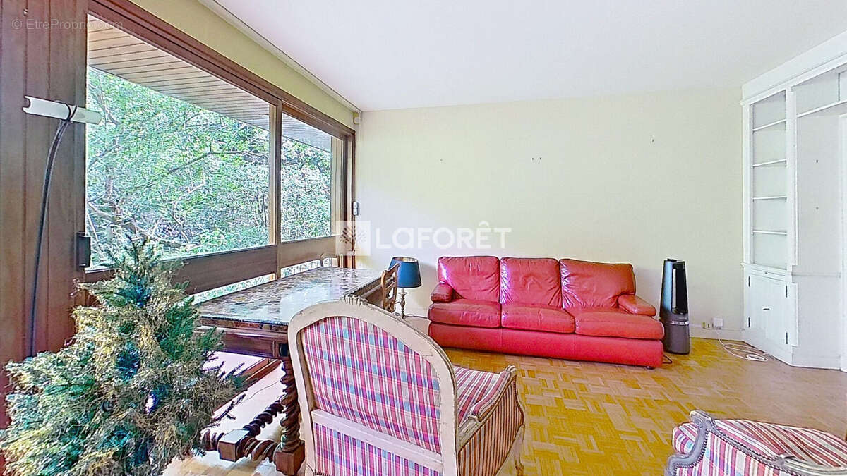 Appartement à LA CELLE-SAINT-CLOUD