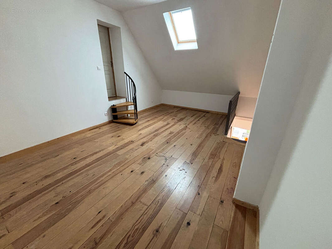 Appartement à GUISE