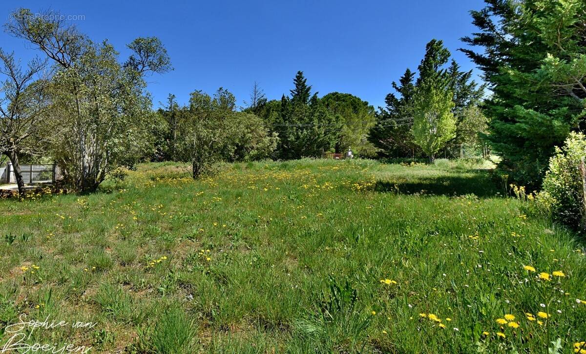 Terrain à EGUILLES