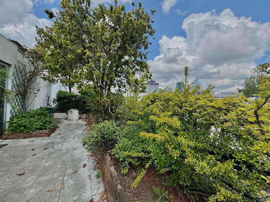 Appartement à NEUILLY-SUR-SEINE