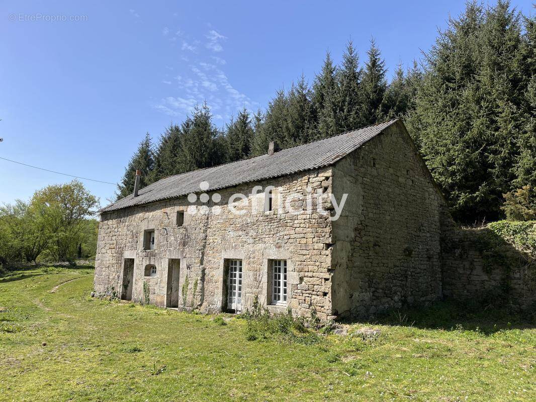 Maison à SEGLIEN