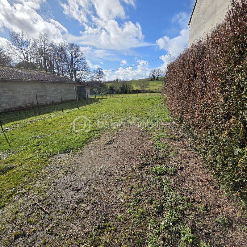 Exclusif, et à saisir … Maison de 104 m2 habitable en excellent état et sur un terrain de 1180 m2 environ plus dépendance de 32  - photo 13