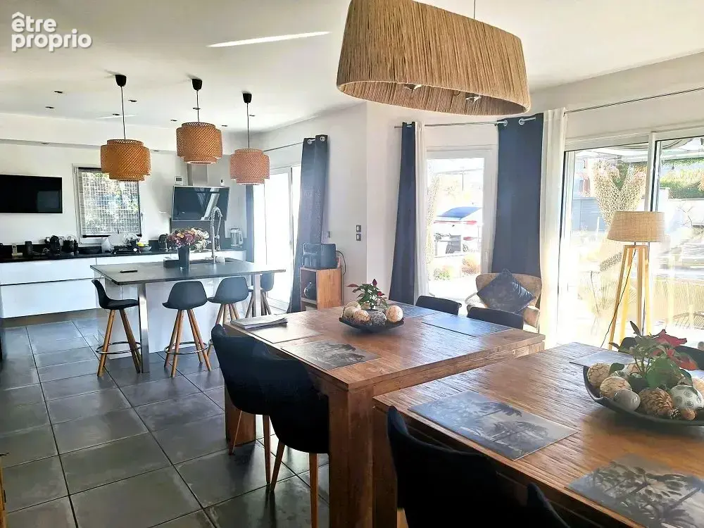 Maison 7 pièces 190 m² à vendre à Sainte-Foy-Les-Lyon (69110) - photo 3