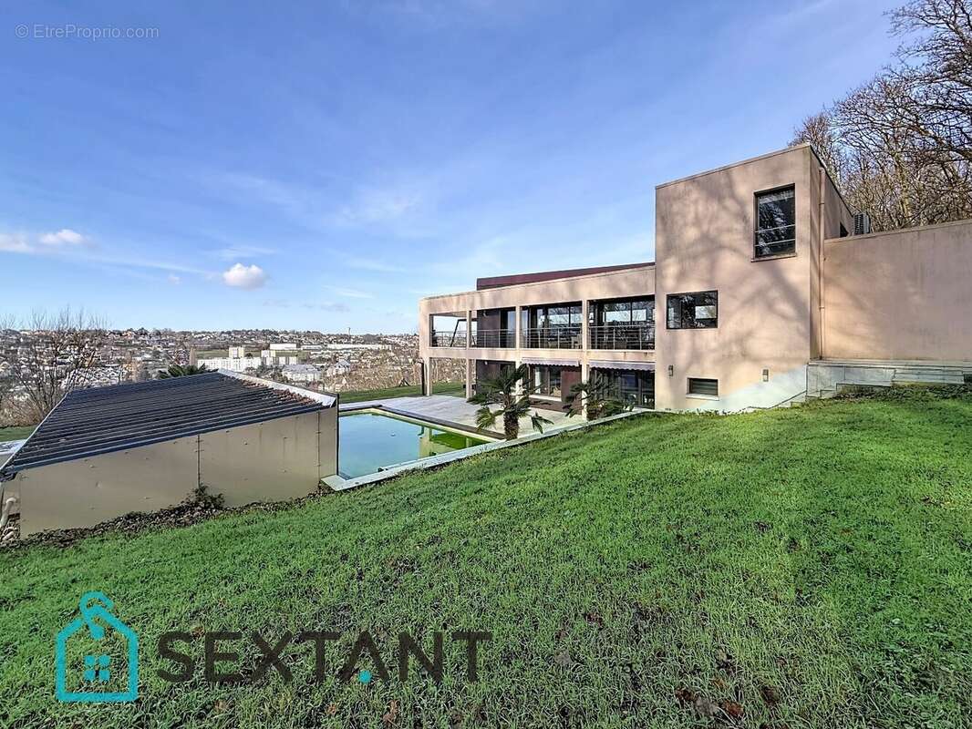 Maison à MONTIVILLIERS