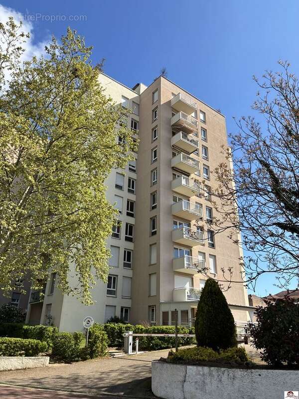 Appartement 94 m² à Roanne  - photo 2
