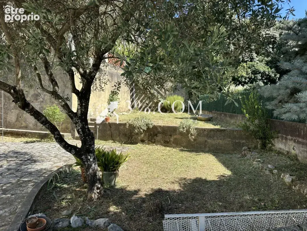 Maison de ville sur deux niveaux avec 2 garages - photo 2