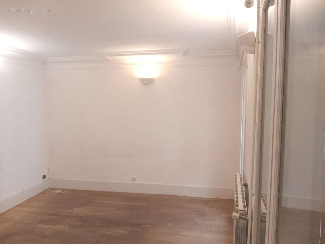 Maison 75 m² à Paris-20e  - photo 2