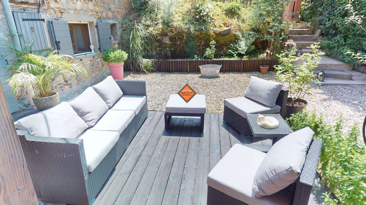 Maison à SAINT-JUST-D&#039;AVRAY