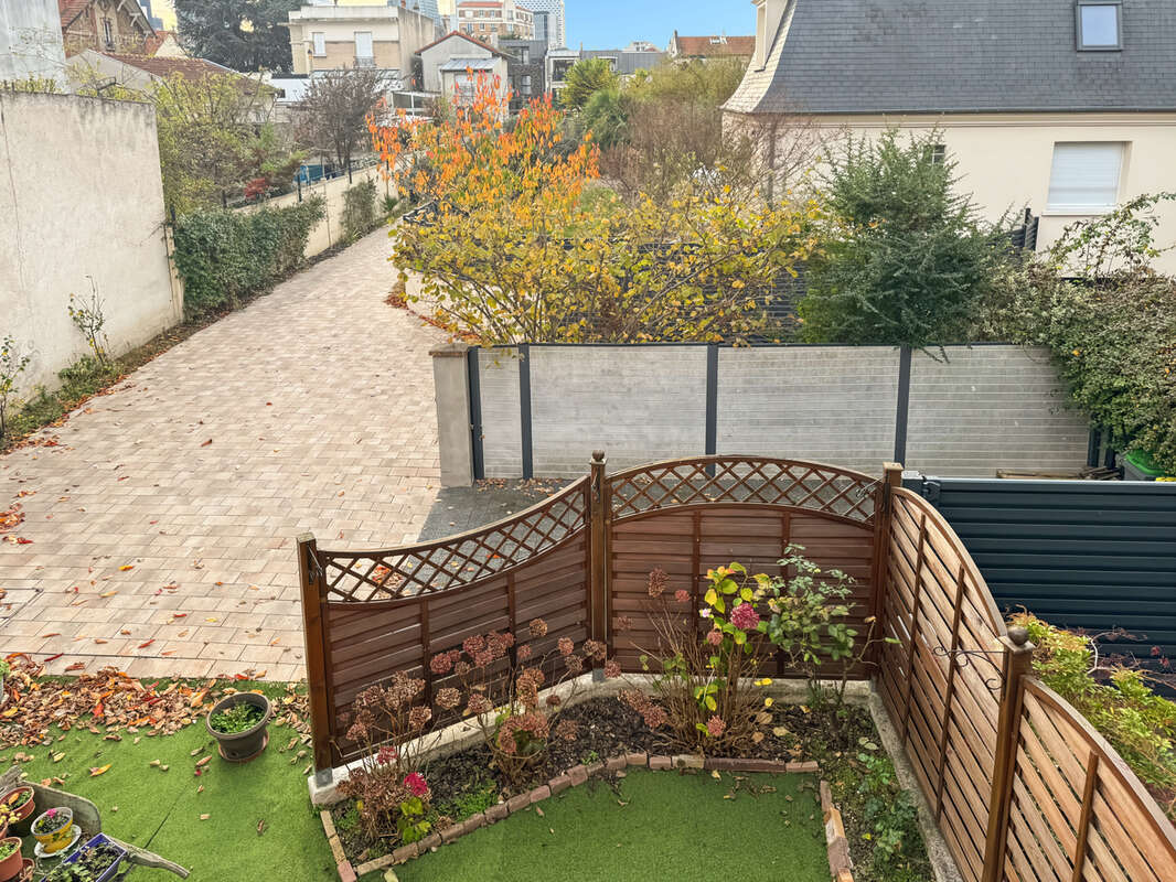 COURBEVOIE 92, Rue Hoche - Maison familiale avec jardins de 111m2 habitables + plus de 52m2 d'annexes (garage - photo 28