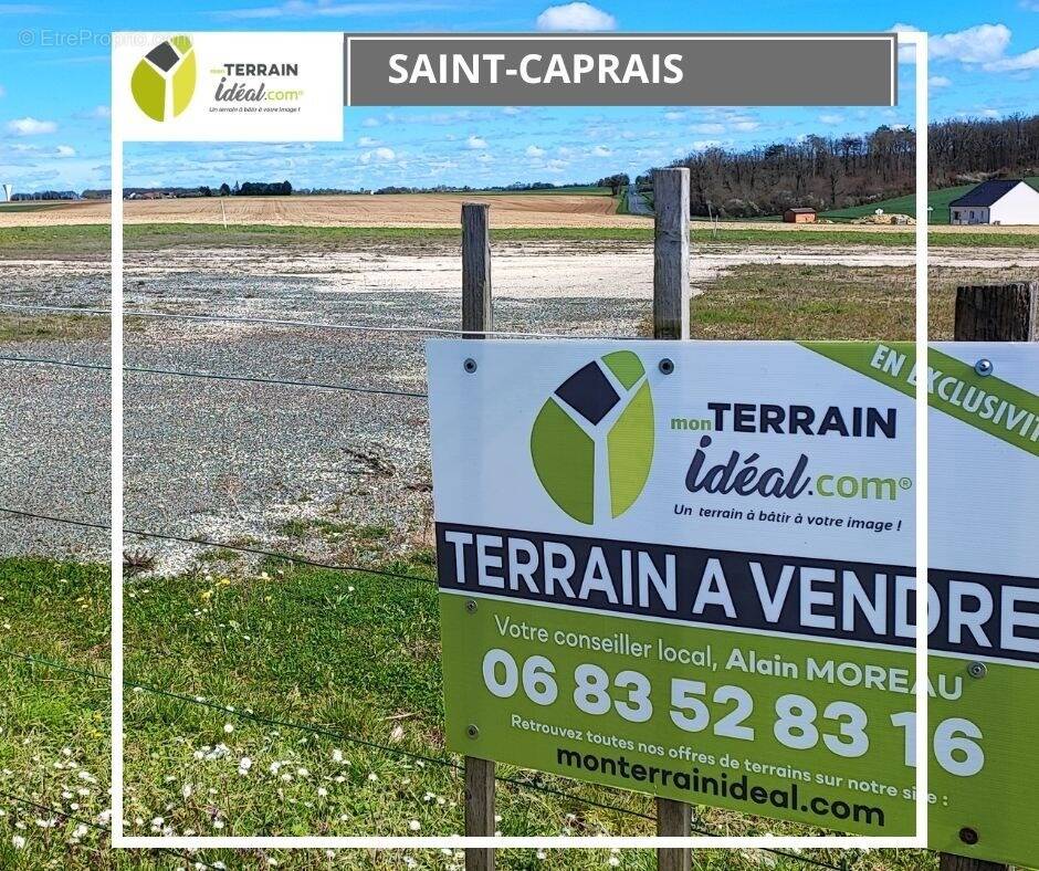 Terrain à SAINT-CAPRAIS