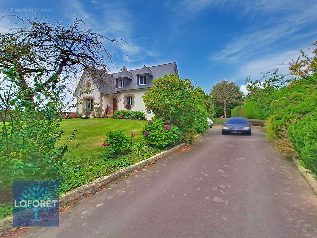 Maison à SAINT-SAUVEUR-DES-LANDES