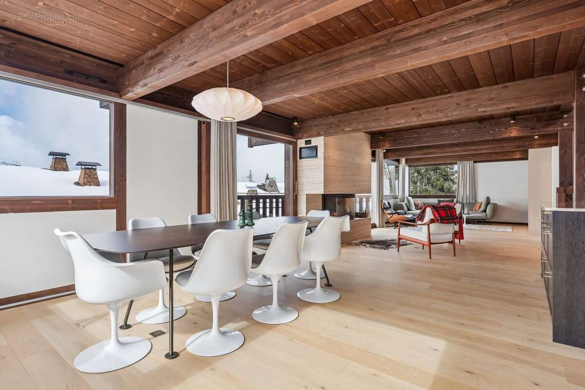 Maison à DEMI-QUARTIER