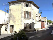 Maison à SAINT-MITRE-LES-REMPARTS