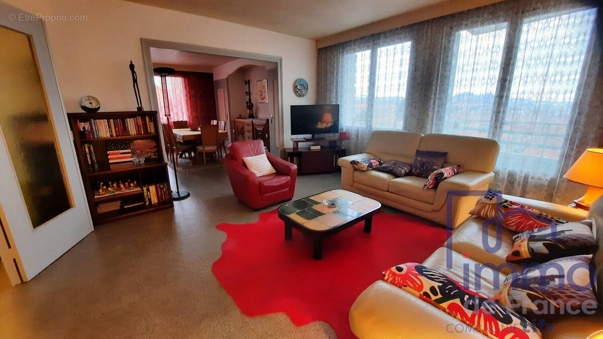 Appartement à SAINT-ETIENNE