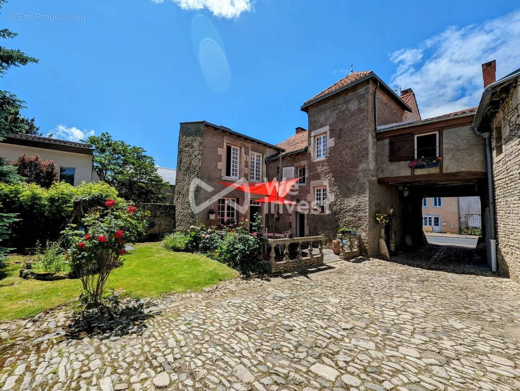 Maison à AIGUEPERSE