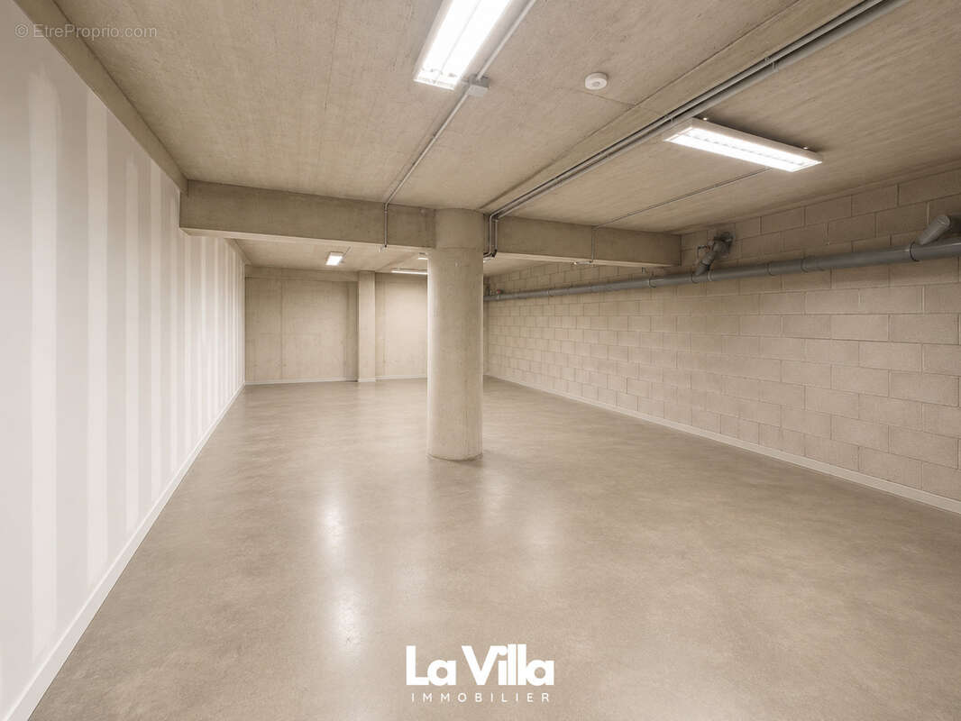 Local commercial  Nimes 660 m2 - photo 8