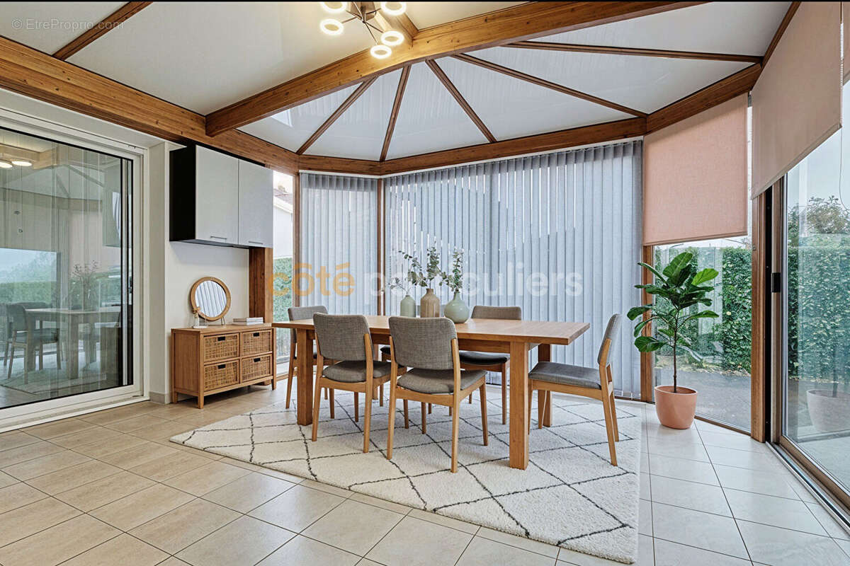 Sous compromis -- la roche-sur-yon -- quartier belle place -- maison 5 pieces -- 159 m2 -- jardin -- veranda - photo 7