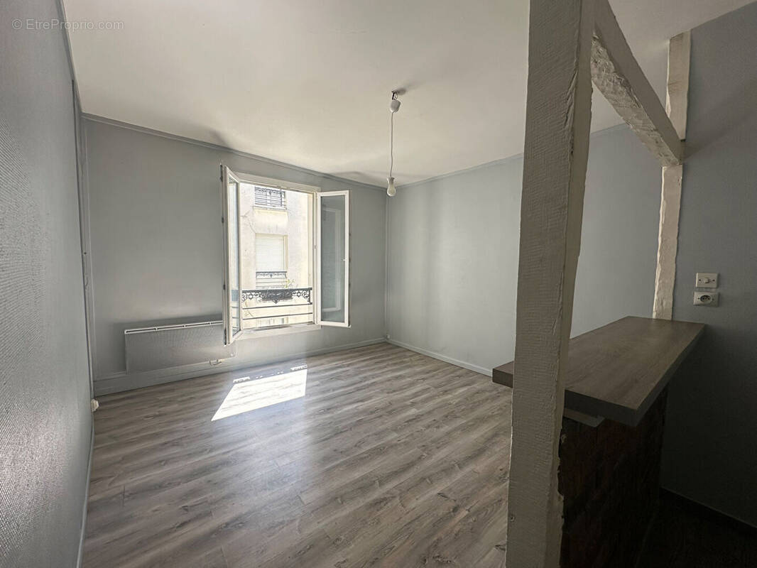 Appartement à PARIS-10E