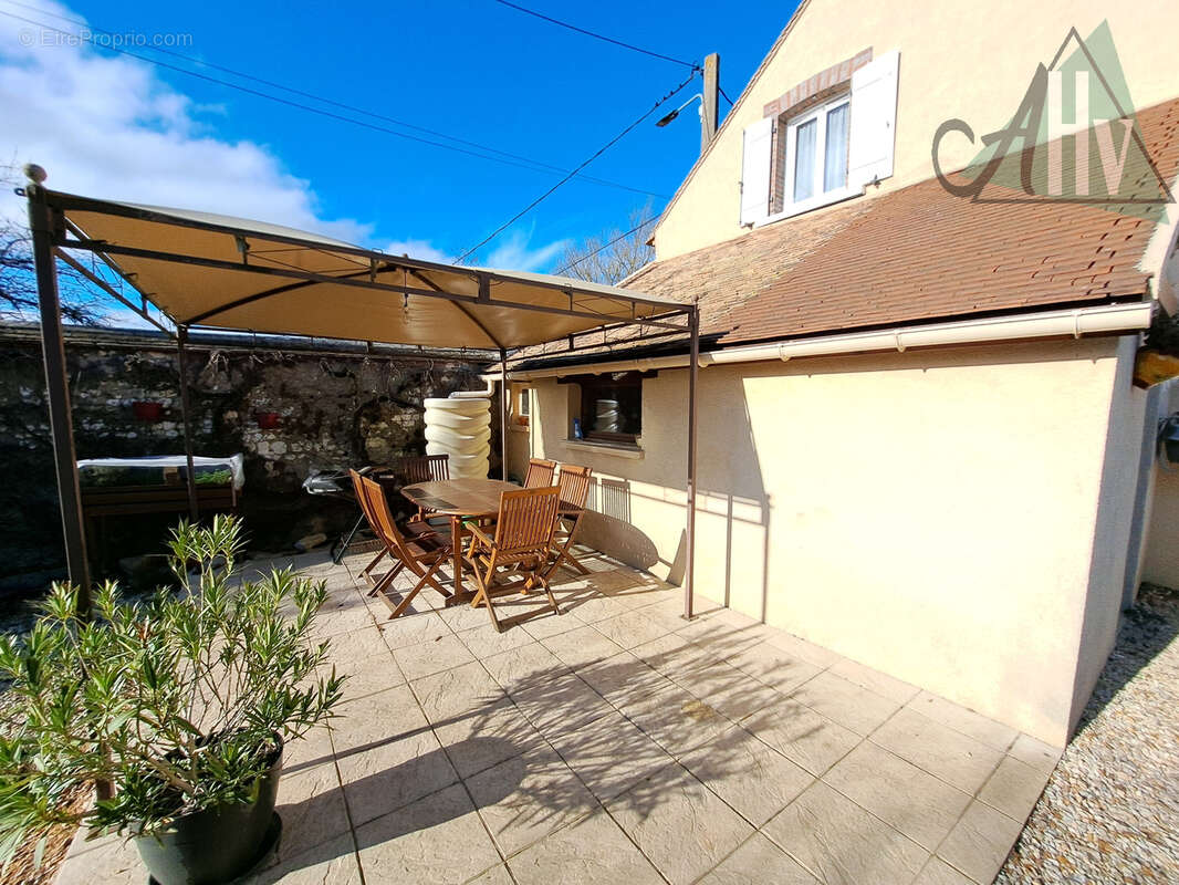 Maison à VINNEUF