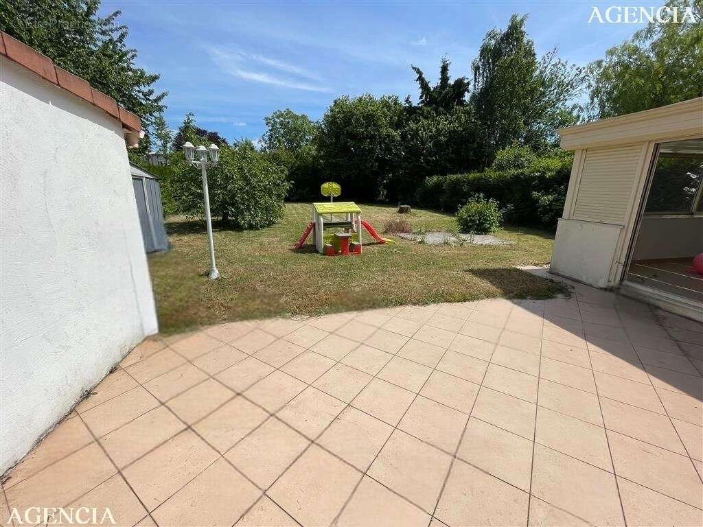 Maison à PONTAULT-COMBAULT