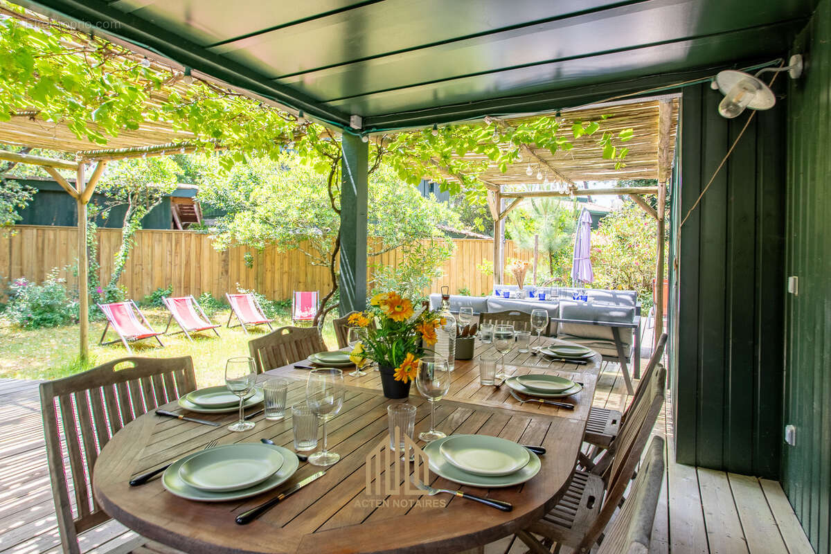 Salle à manger Extérieure - Maison à LEGE-CAP-FERRET