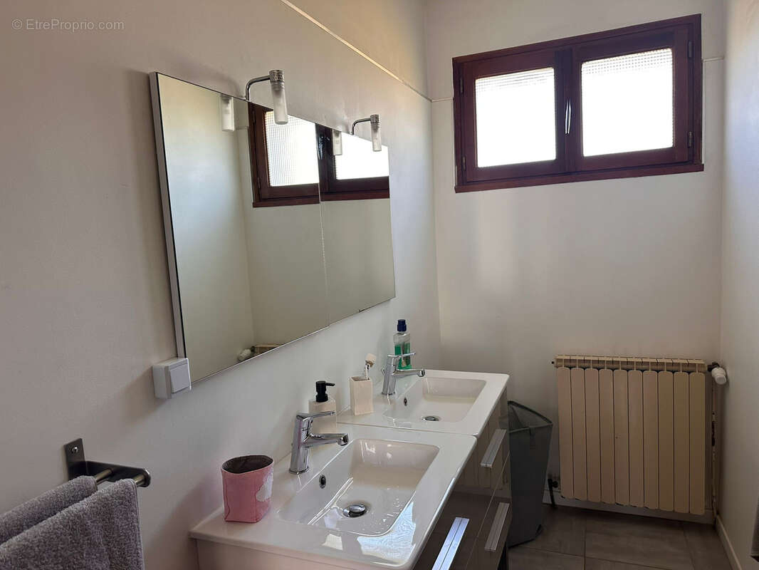 Maison à SAINT-BAUZILLE-DE-PUTOIS