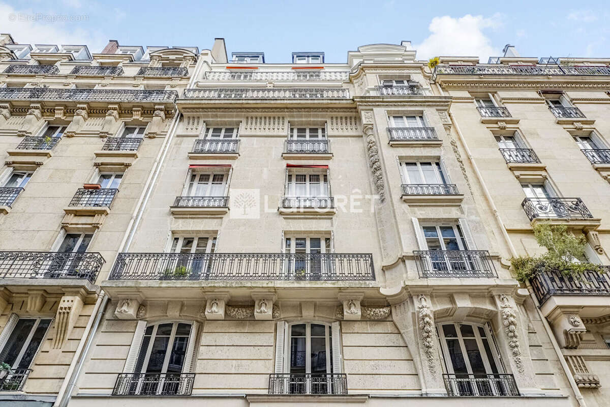 Appartement à PARIS-7E