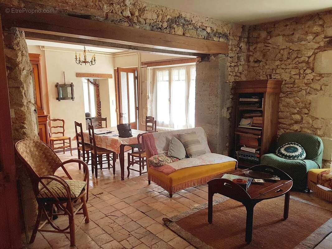 Grande maison de village à vendre, region Montmorillon 86 - photo 5