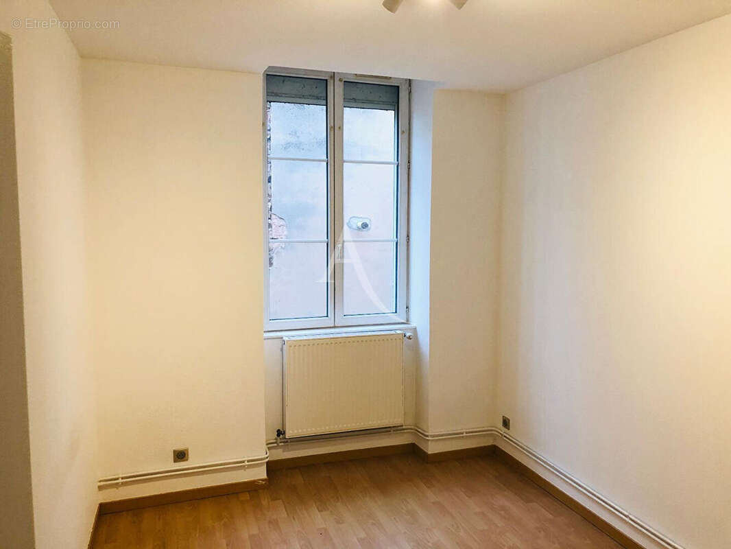 Appartement à SAINT-LAURENT-SUR-SAONE