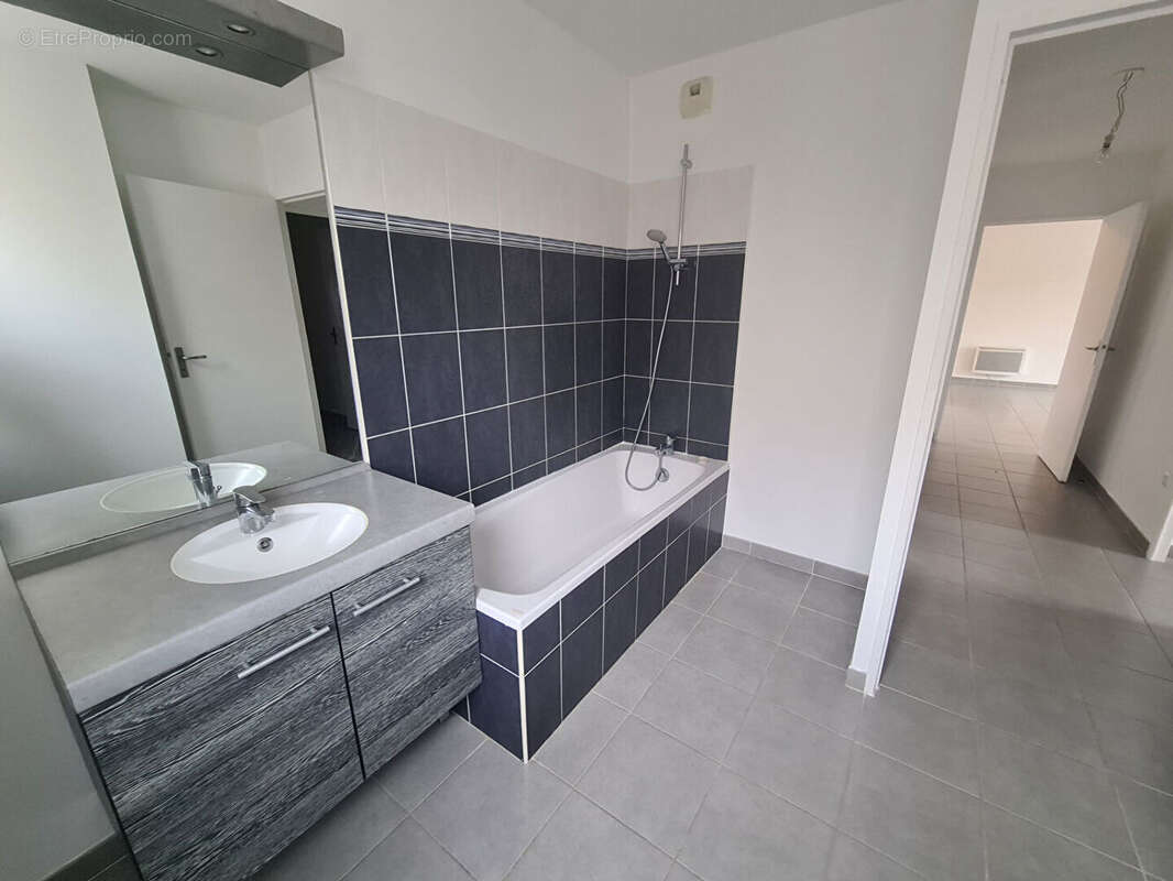 Appartement à SEPTEMES-LES-VALLONS