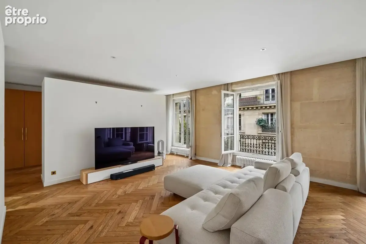 Paris 4 - Rue du Trésor - Superbe appartement de 5P - 3CH - 121 m2 avec cave - photo 4