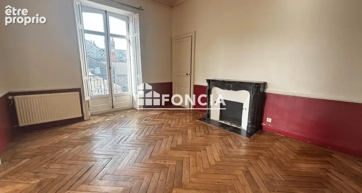 Hotel de ville / 6 pieces de caractere (avec studette indépendante) - photo 3