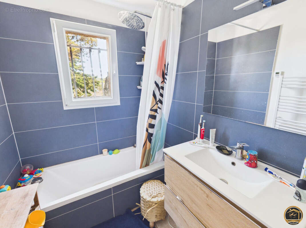Maison 90 m² à Sainte-Valiere  - photo 8