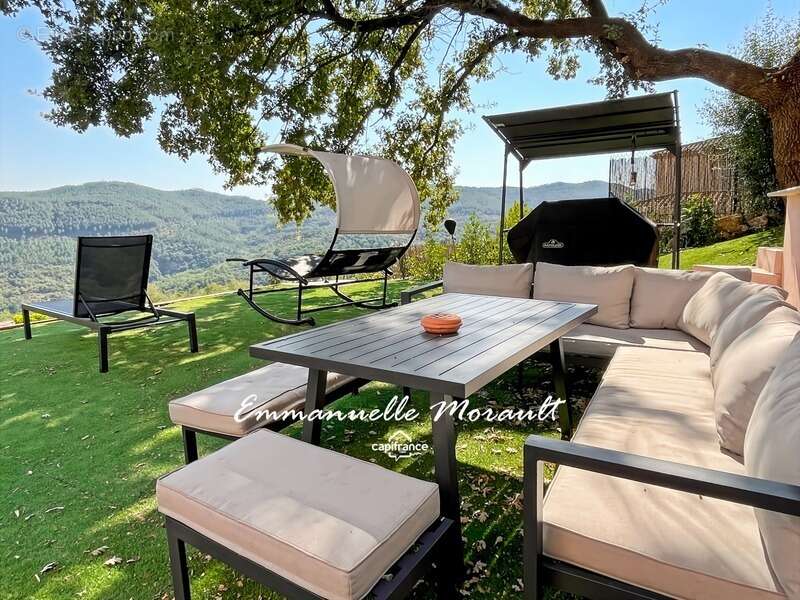 Maison à BAGNOLS-EN-FORET