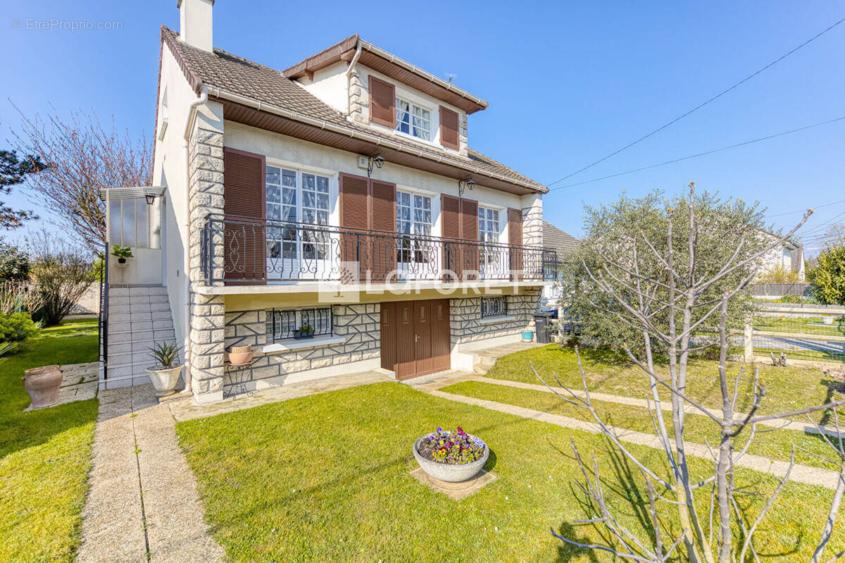 Maison à ROISSY-EN-BRIE