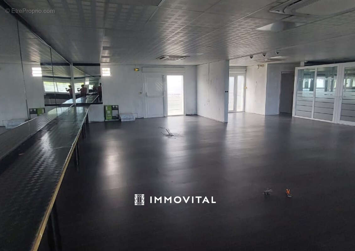 Commerce à LE MOULE