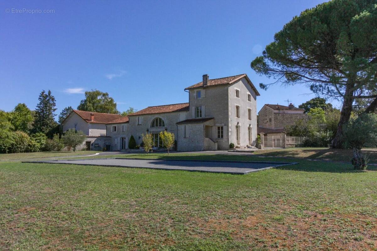 Maison à MAINE-DE-BOIXE