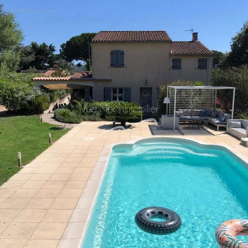 Villa T6. Parc de 2 089 m² avec piscine - photo 2