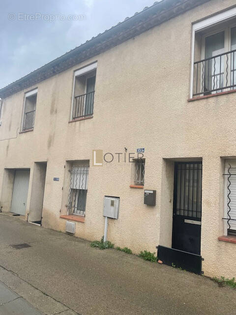 À Rodilhan, village tout près de Nîmes, appartement type 4 avec garage  garage - photo 1