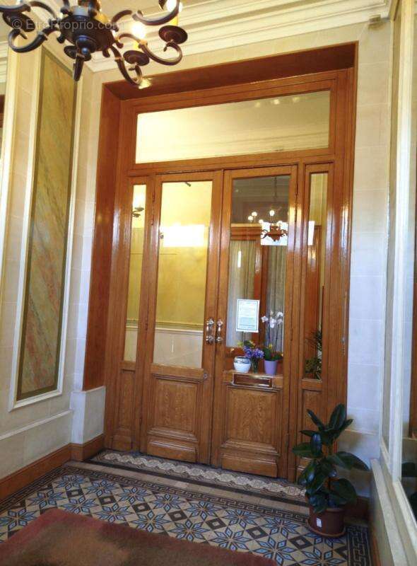 Appartement à PARIS-17E