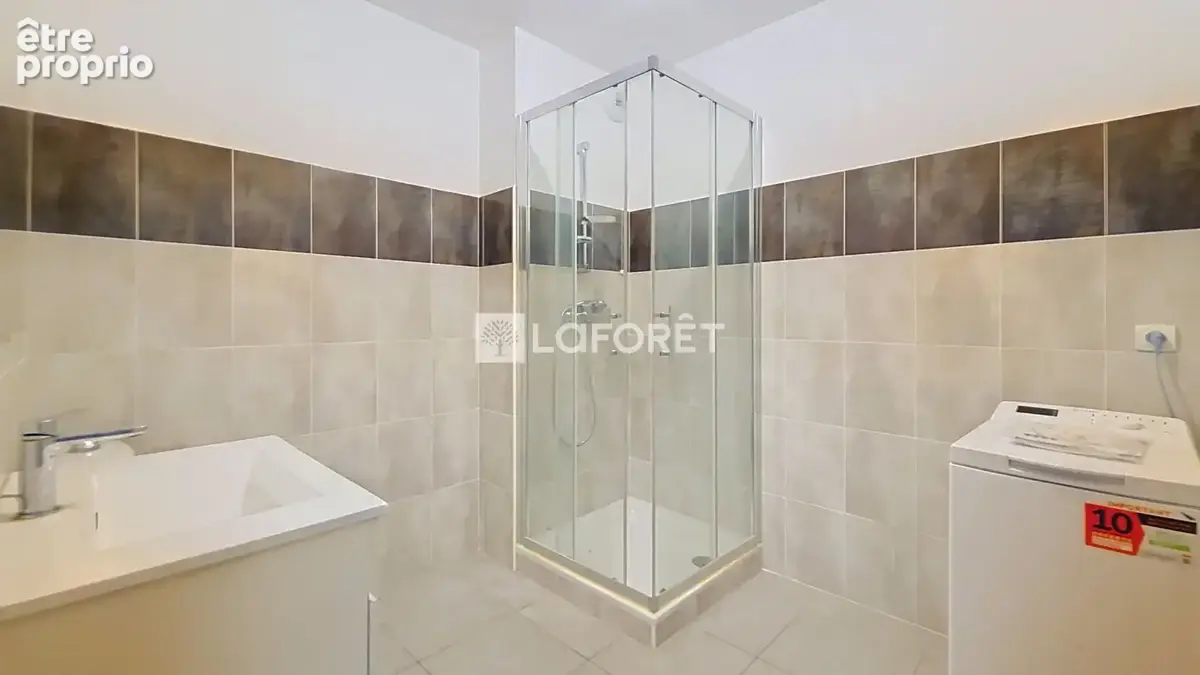 Appartement t2 lumineux avec stationnement privatif ? commerces à deux pas ! - photo 8