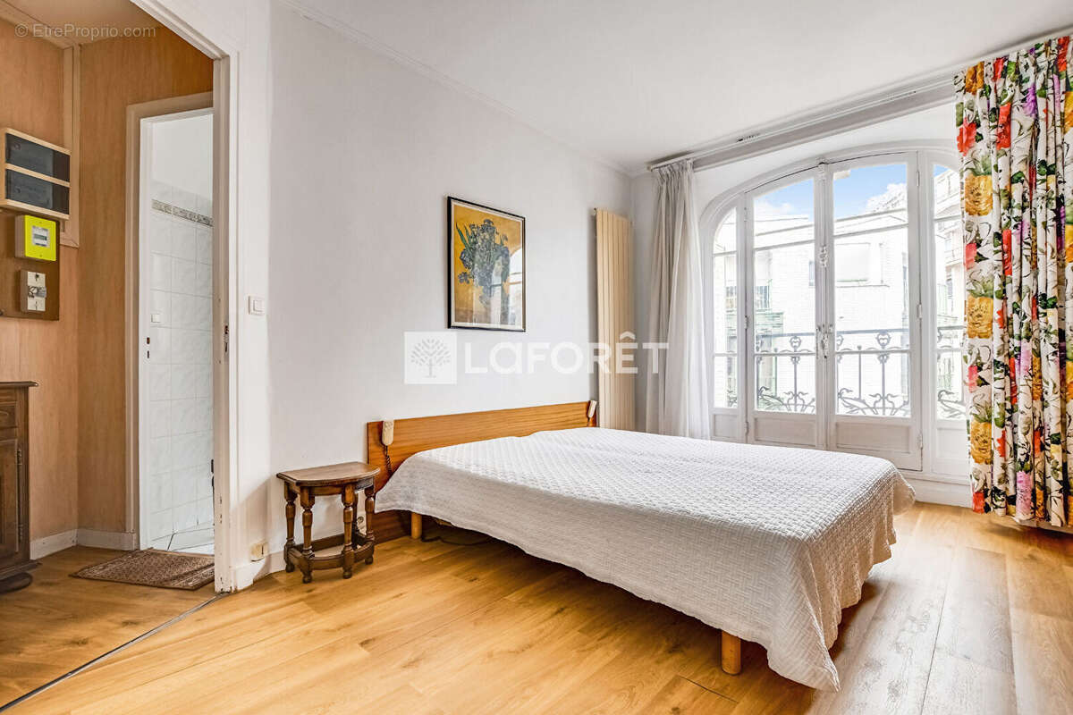 Vaugirard ? Bel appartement ancien traversant de 77 m² au pied des commerces - photo 9
