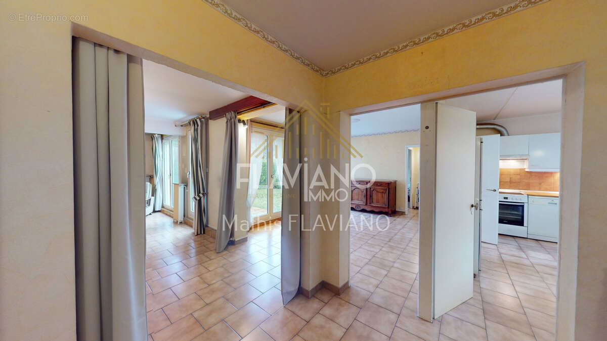Appartement à SAINT-MICHEL-SUR-ORGE