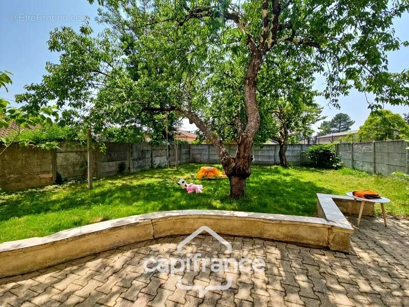 Appartement à CASTELCULIER