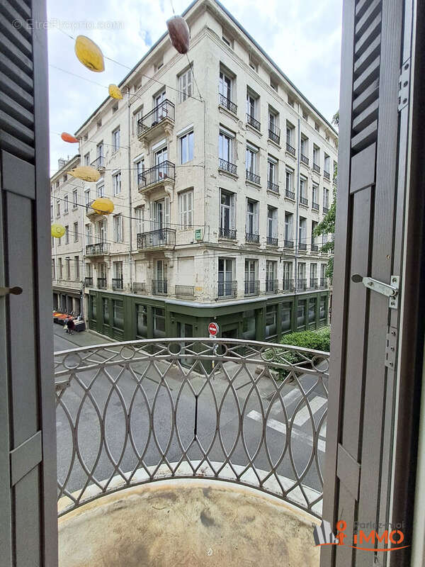 Appartement à SAINT-ETIENNE