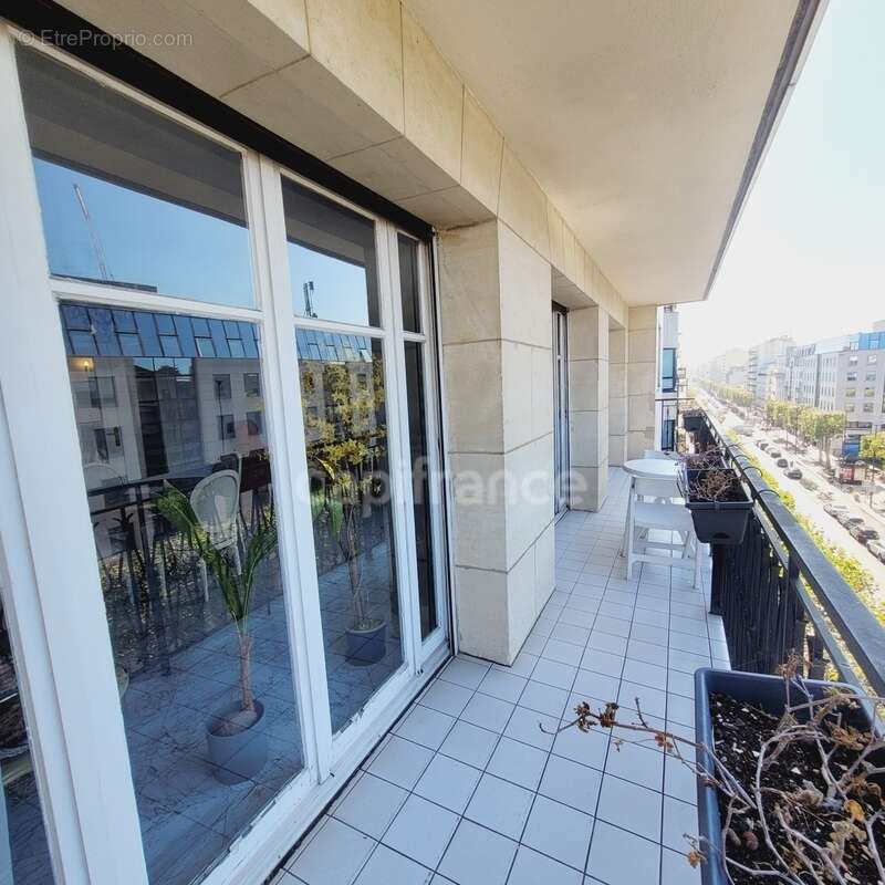 Appartement à CHARENTON-LE-PONT