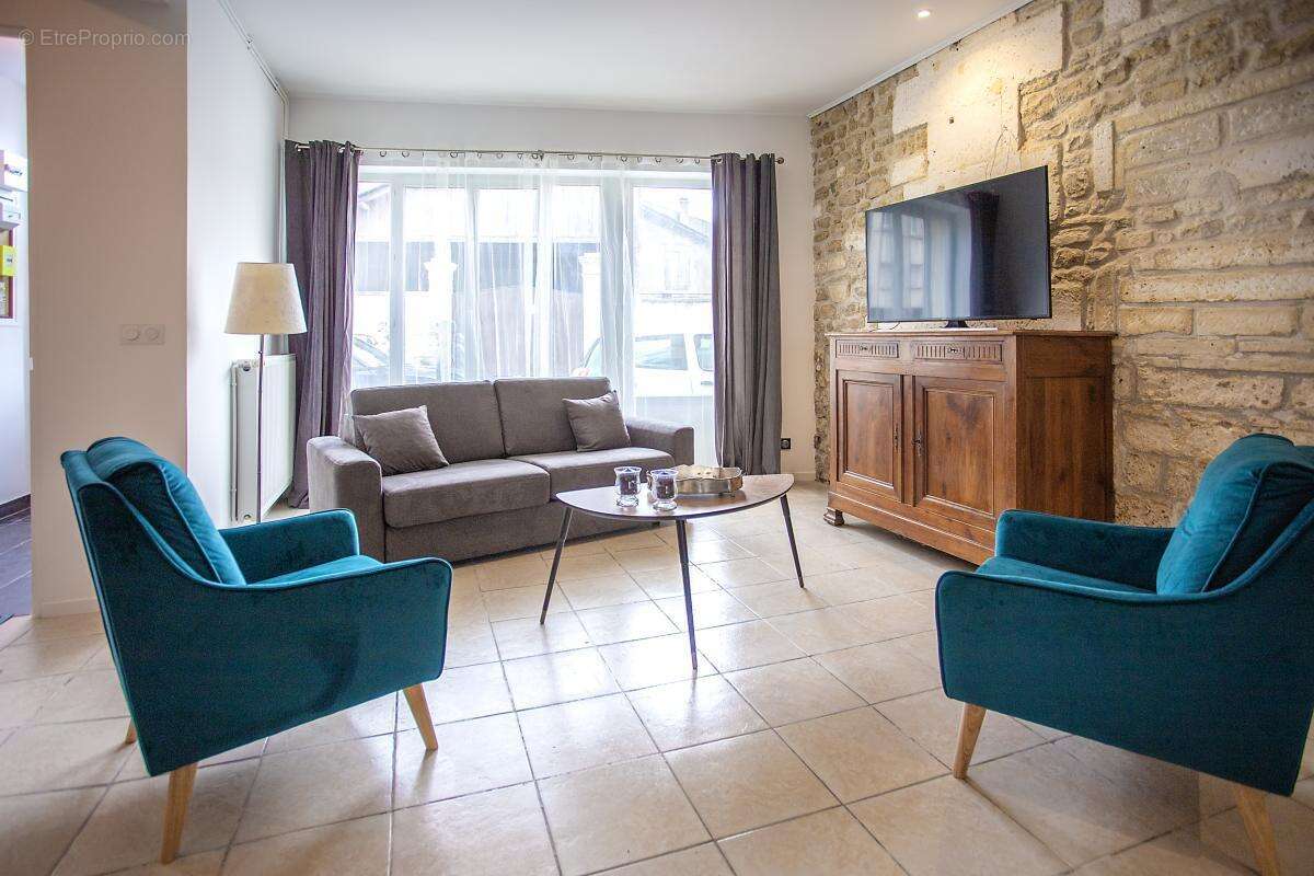 Maison à RUELLE-SUR-TOUVRE