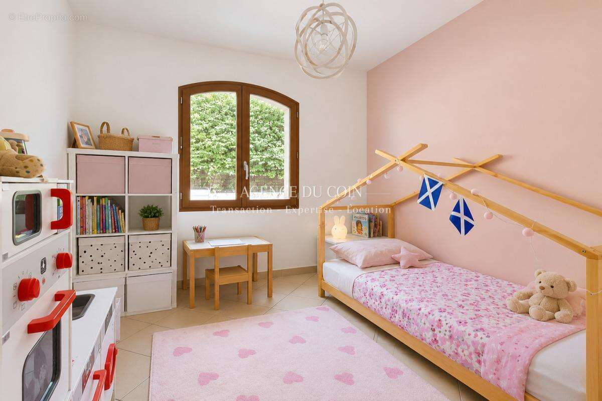 Maison à LE MUY