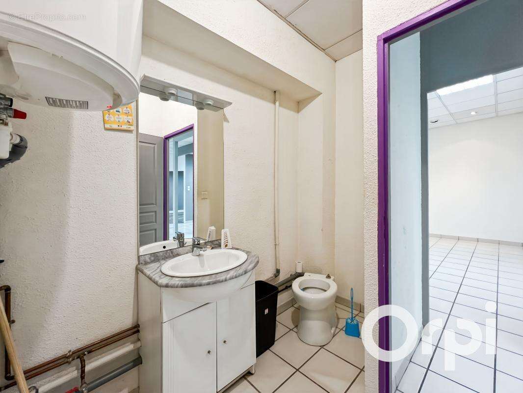 Commerce à LIVRON-SUR-DROME